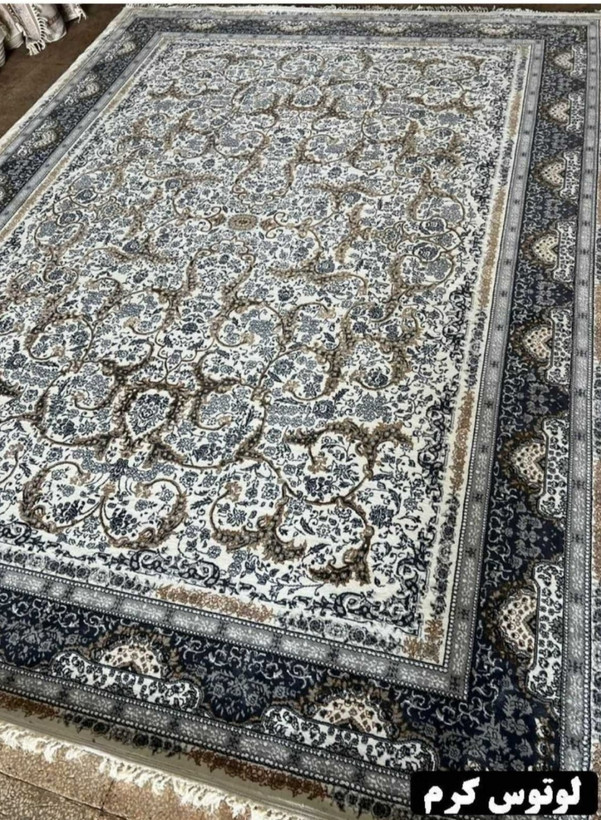 فرش طرح لوتوس کرم 700شانه 2550 تراکم سنگین 12 متری ک