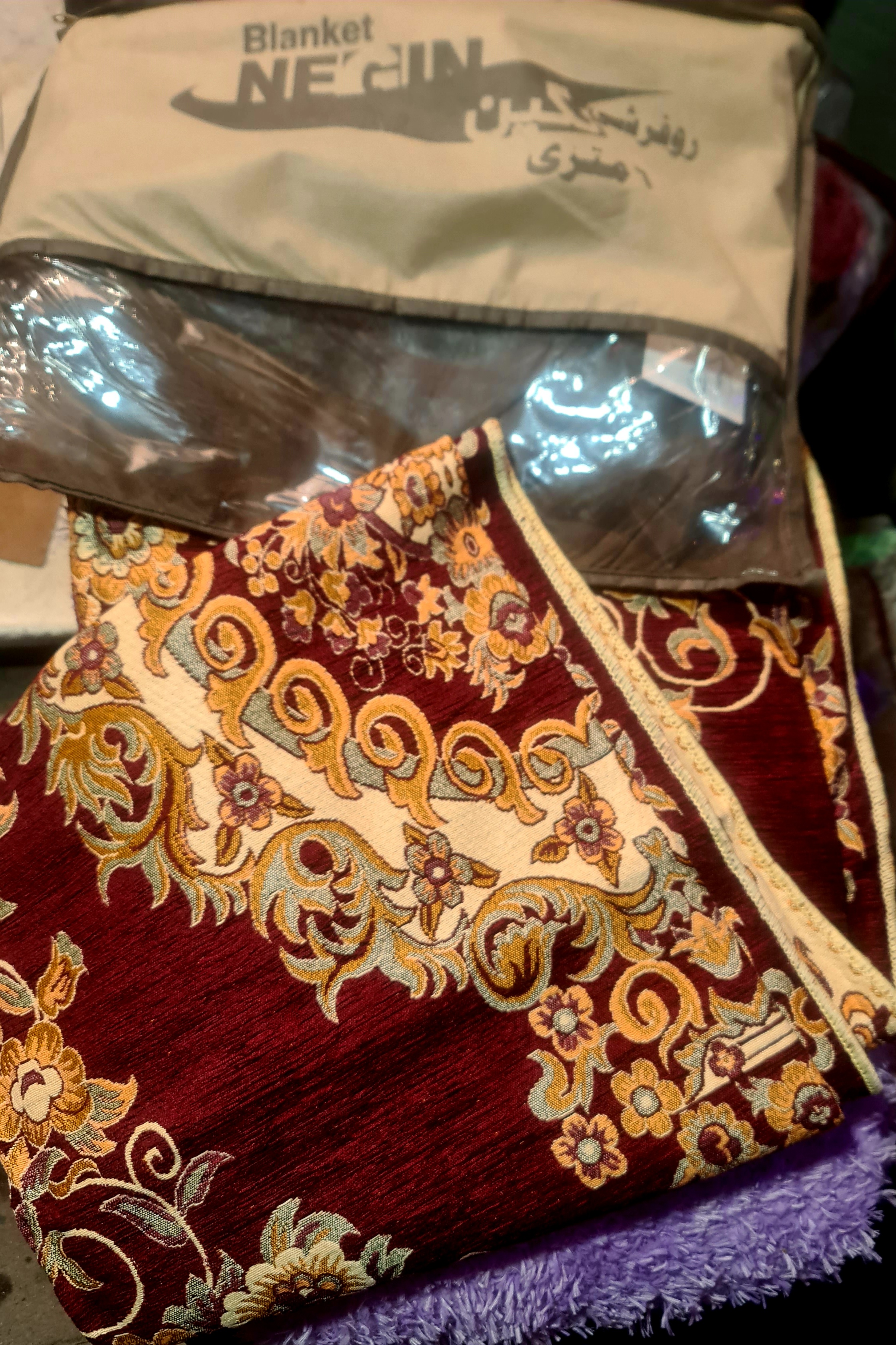 روفرشی مخمل یزد ۲رواصل ۶متری زرشکی حراجی