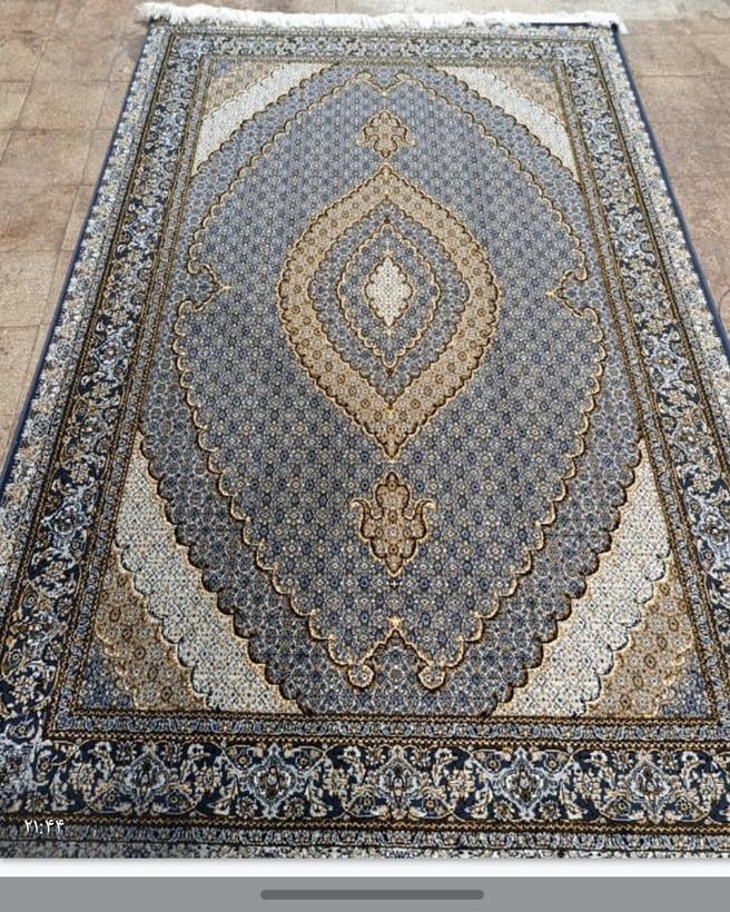 فرش طرح ریزماهی 700شانه 2550 تراکم دودی 9 متری
