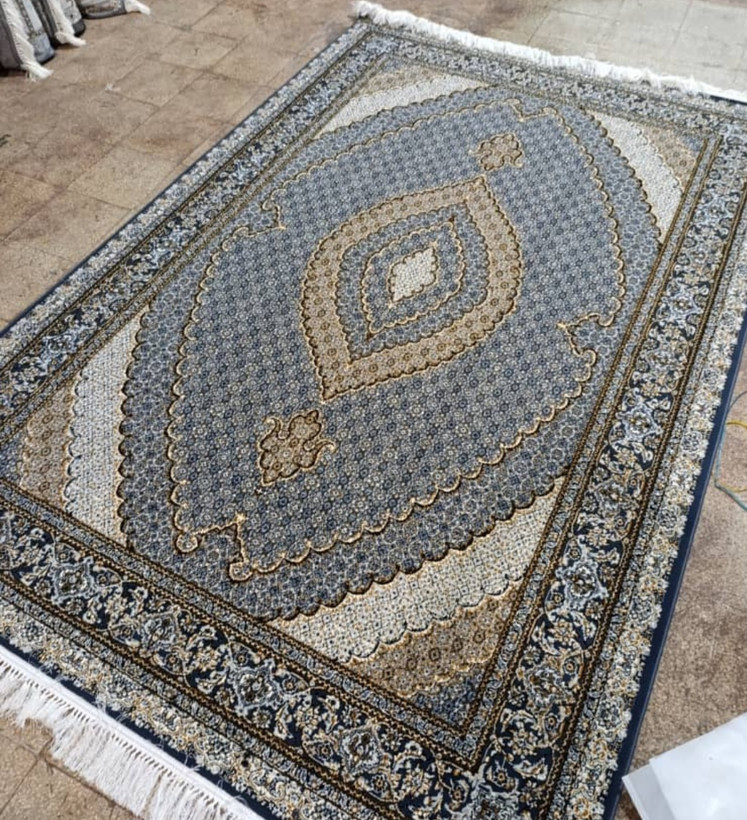 فرش طرح ریزماهی 700شانه 2550 تراکم دودی 9 متری