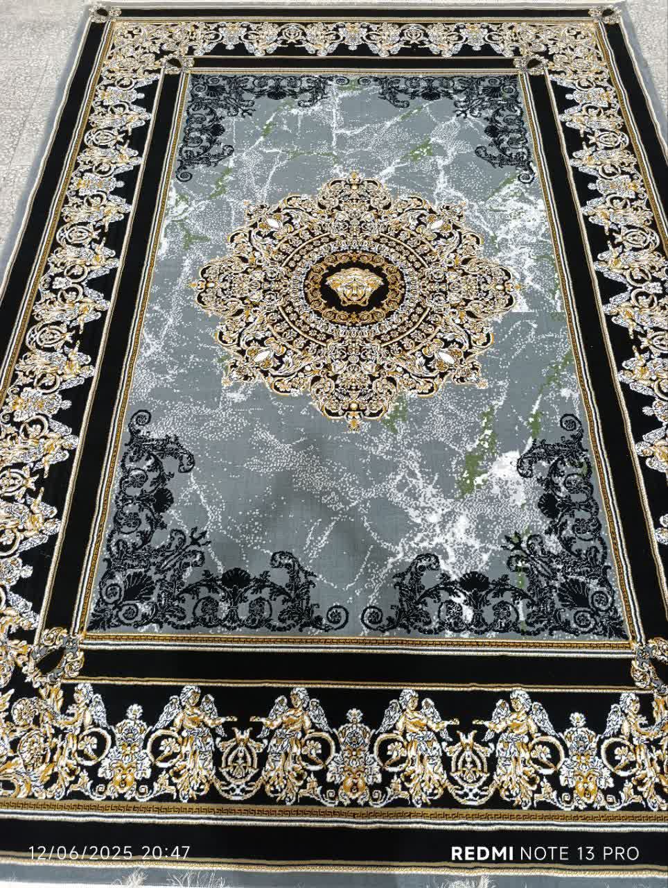 فرش ماشینی 700 شانه طرح کلاسیک، رنگ آبی سرمه ای، سایز 9 متری