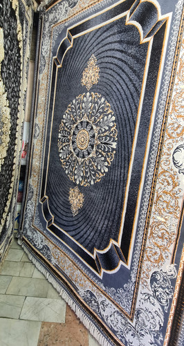فرش طرح ۷۰۰ شانه 6 متری حراجی