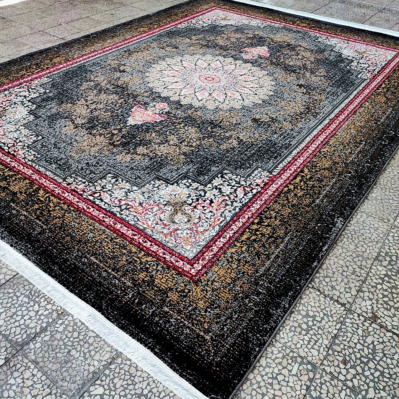 فرش طرح گیتا 700شانه 1500 تراکم 6 متری  فرش ضخیم .